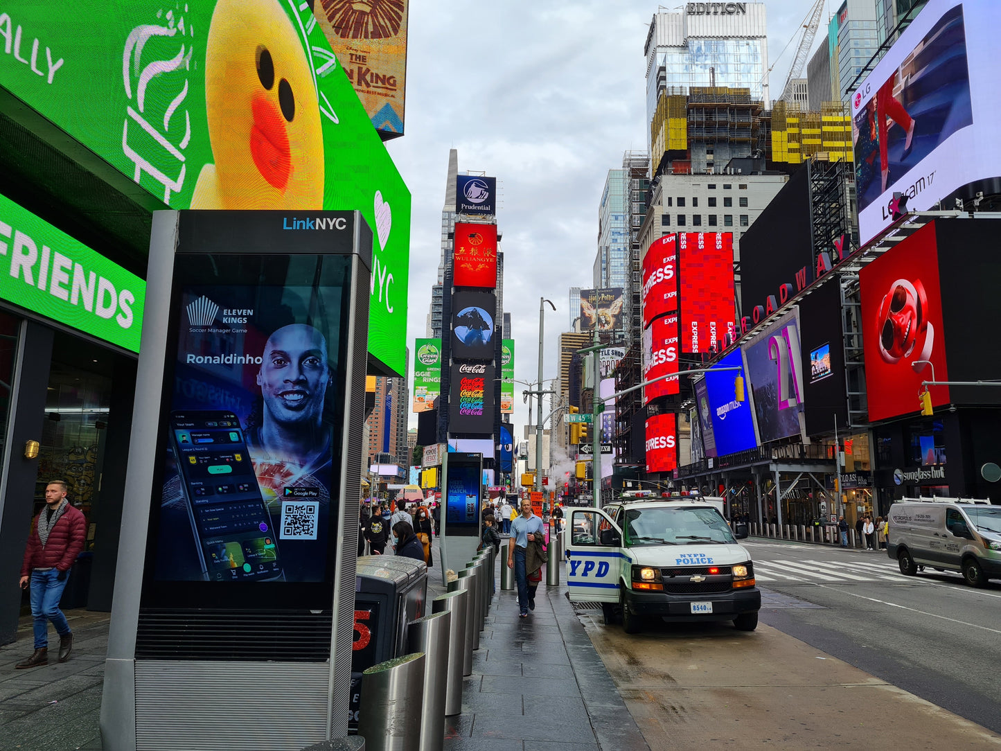 Advertise on Times Square Info Monitor (3 Monitors)